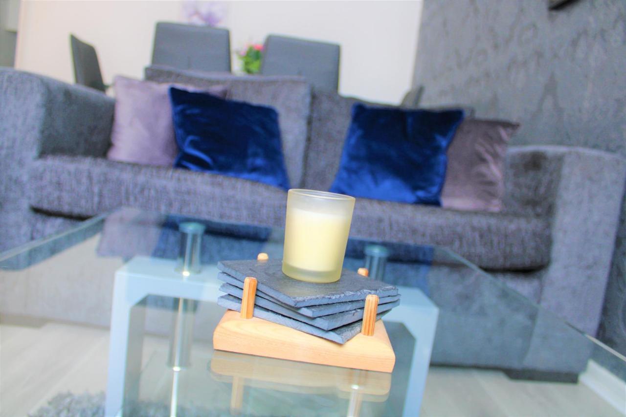 Homely And Budget Friendly 3 Bed House Sleeps 6 Free Parking! มิลตันคีนส์ ภายนอก รูปภาพ